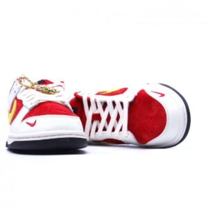 【AT2710】Nike Dunk ナイキのダンクローは、レトロなスケートシューズで、個性を表現するのに最適です。天然皮革を使用し、耐久性に優れ、ダンクのオリジナルモデルと同様のレトロ感を演出しています。